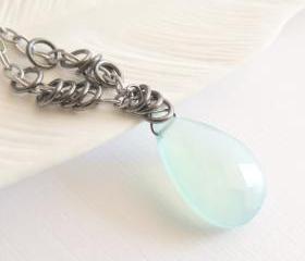 Aqua chaldecony drop necklace 